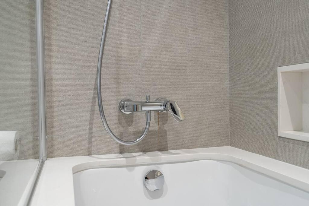 Stunning With Top-tier Amenities Near Burj Khalifa