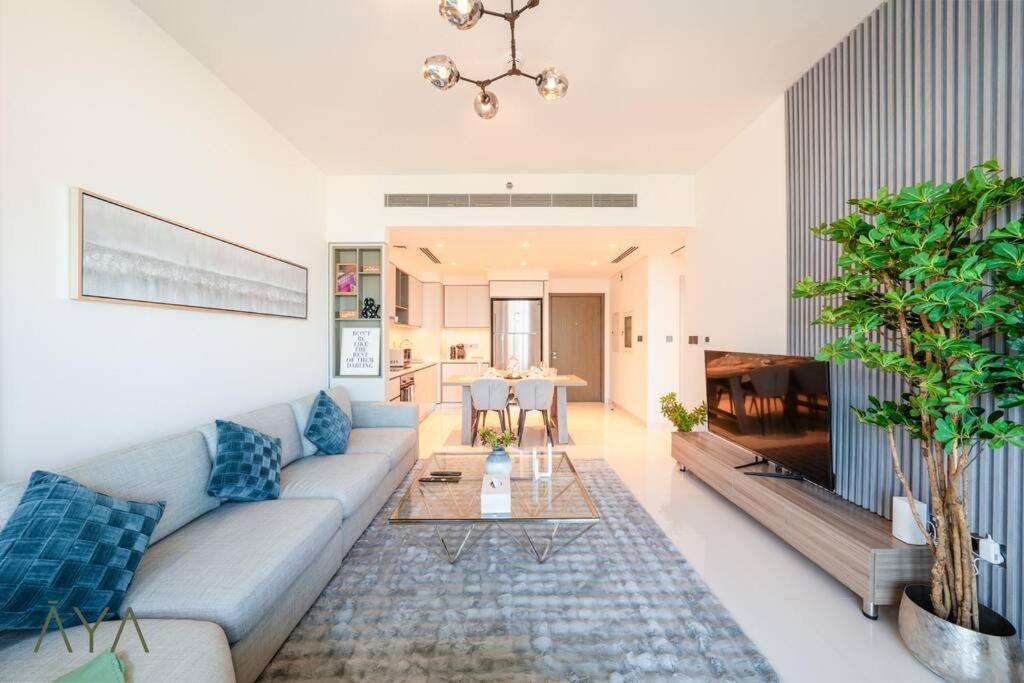 Luxurious 2-br At Sunrise Bay, Emaar Beachfront