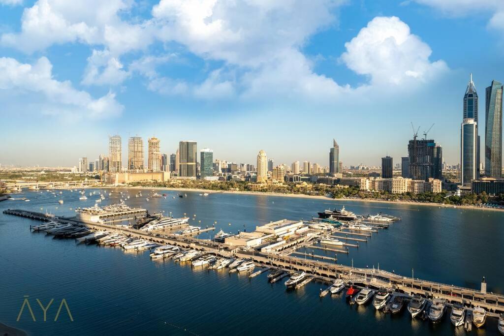 Appartement Luxurious 2-br At Sunrise Bay, Emaar Beachfront *
