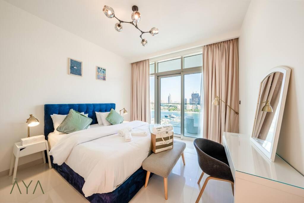 Appartement Luxurious 2-br At Sunrise Bay, Emaar Beachfront Dubaï