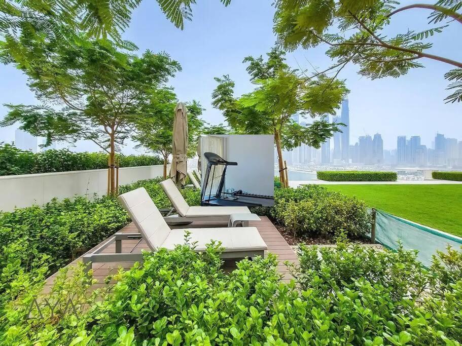 Luxurious 2-br At Sunrise Bay, Emaar Beachfront * Dubaï