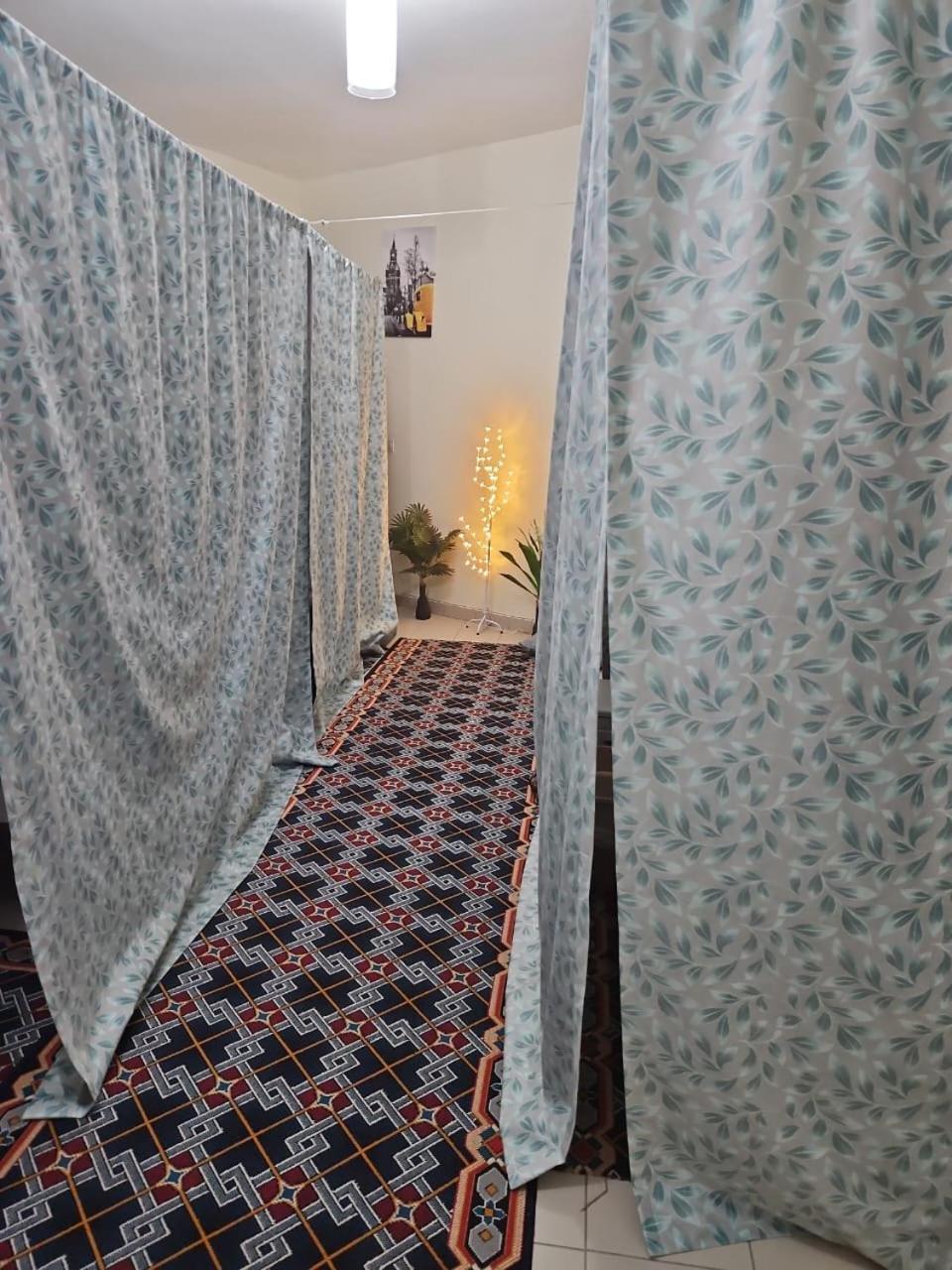 Comfortable Male Bed Space By Ruby Star 4 Single Beds 226 Mini-hôtel