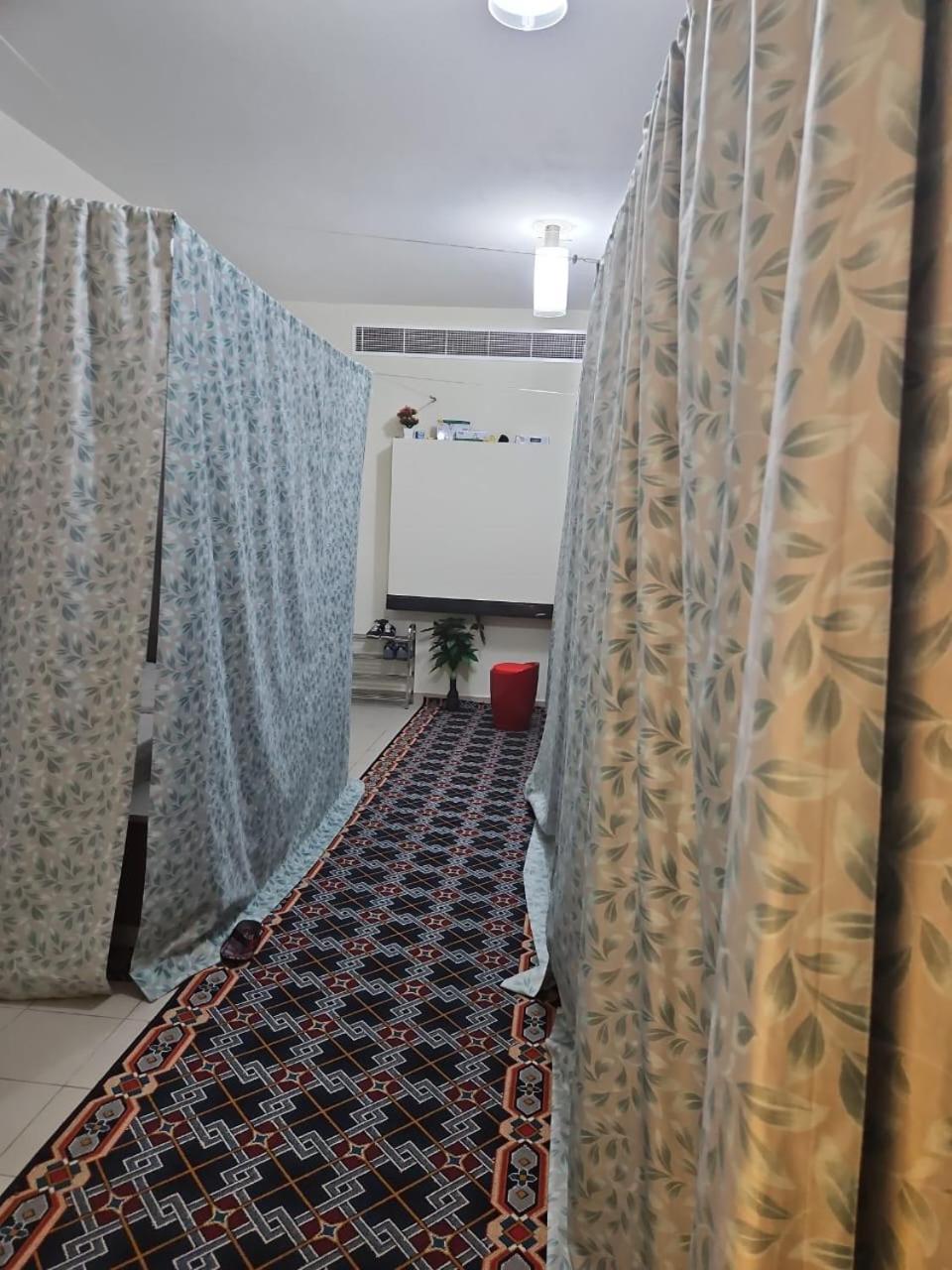Comfortable Male Bed Space By Ruby Star 4 Single Beds 226 * Dubaï