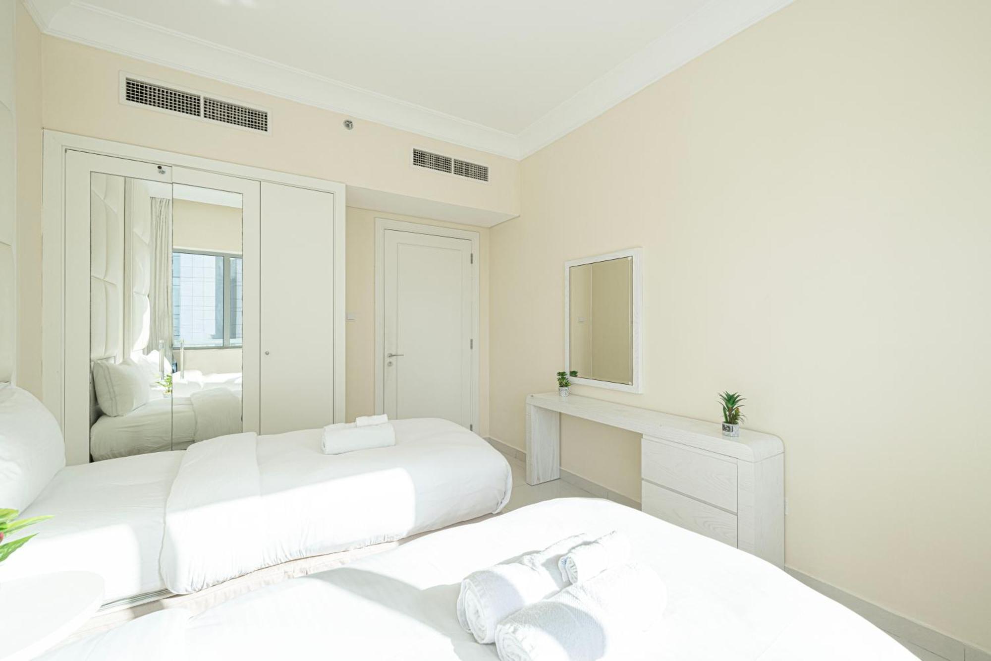 3 Bedrooms In Damac Maison Mall Street! Burj Khalifa View! 2 Minute Walk To Mall! Apartamento *