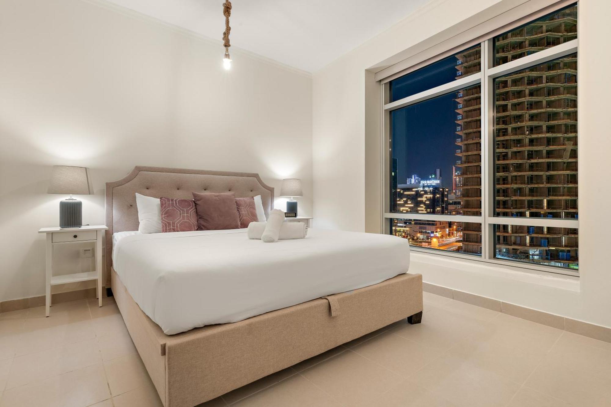 Prime 2br With Balcony & Full Burj Khalifa Views Apartamento Dubái