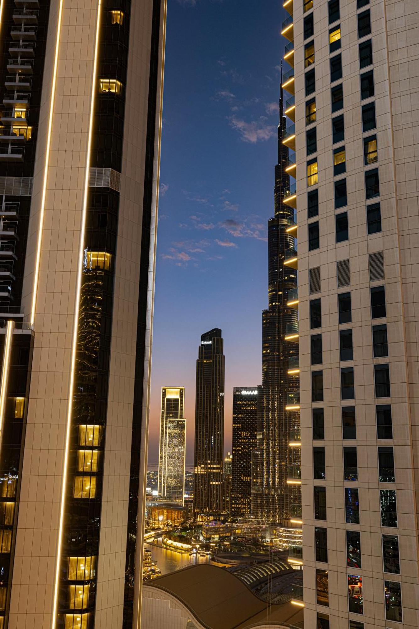 3 Bedrooms In Damac Maison Mall Street! Burj Khalifa View! 2 Minute Walk To Mall! Apartamento