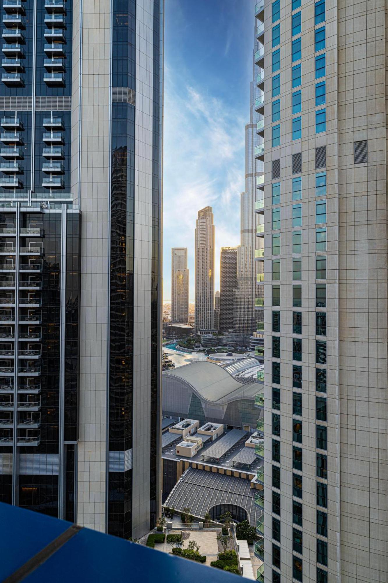 3 Bedrooms In Damac Maison Mall Street! Burj Khalifa View! 2 Minute Walk To Mall! Apartamento