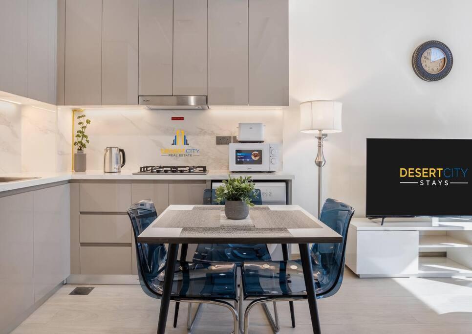 Apartamento Fully Furnished One Bed In Meydan, Hosted By Desert Dubái