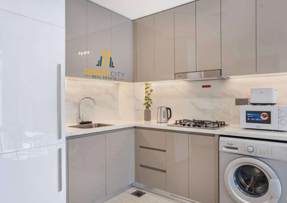 Fully Furnished One Bed In Meydan, Hosted By Desert Apartamento