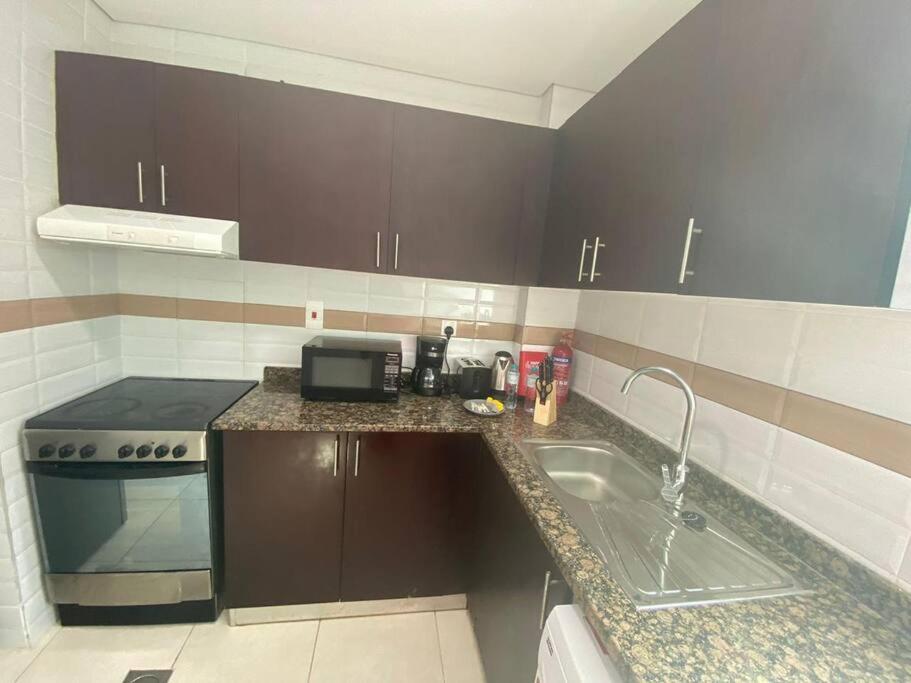 Appartement Canal Facing 1 Bedroom In Court Tower- Business Bay *