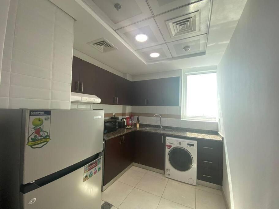 Canal Facing 1 Bedroom In Court Tower- Business Bay Appartement Dubaï