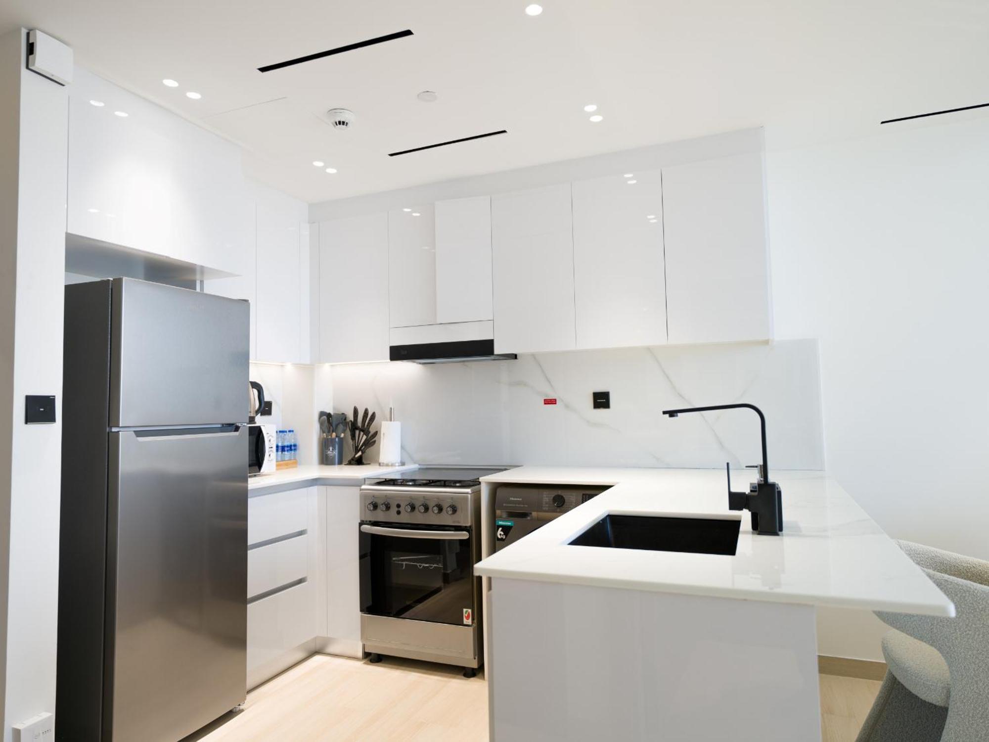 Easygo-serene 1bdr With Terrace Binghatti Corner Jvc Appartement