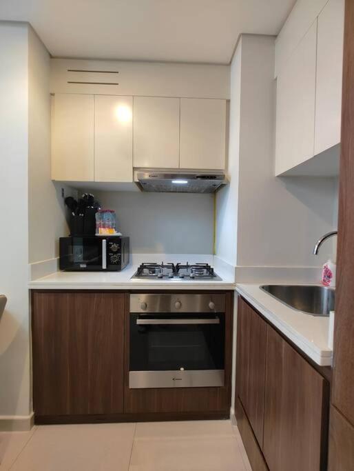 Cozy 2br Damac Vera Business Bay Appartement Dubaï