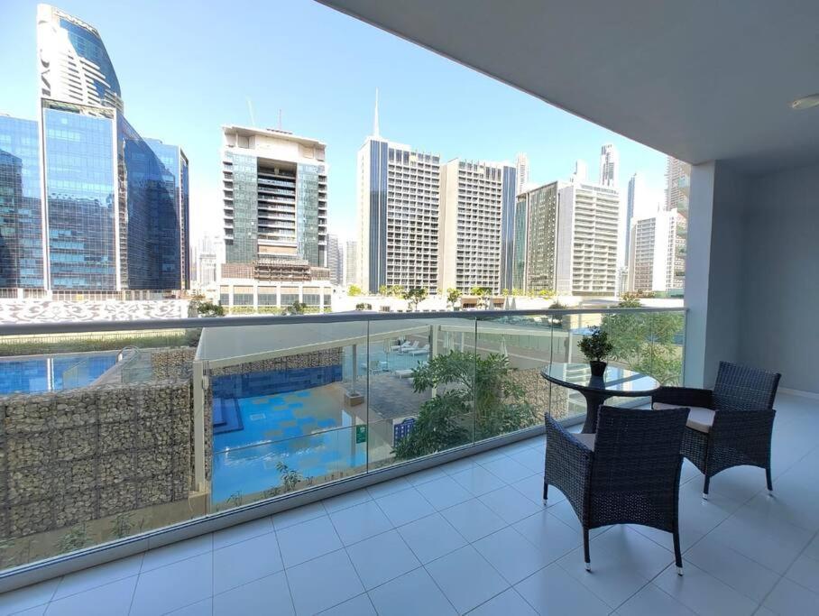 Cozy 2br Damac Vera Business Bay Appartement Dubaï