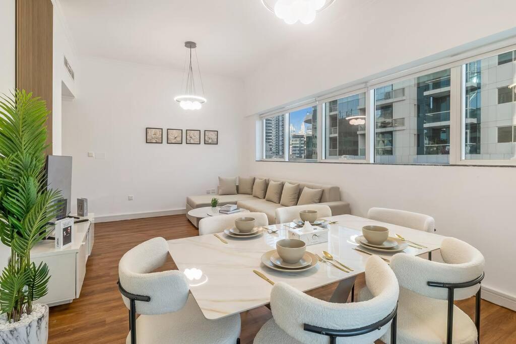 Stunning 2br In The Heart Of Marina Appartement Dubaï