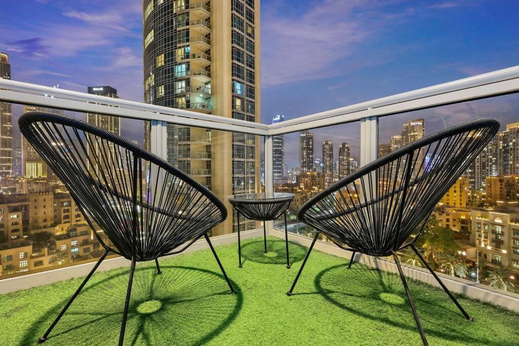 Appartement First Class 2br With Full Downtown Skyline View Dubaï