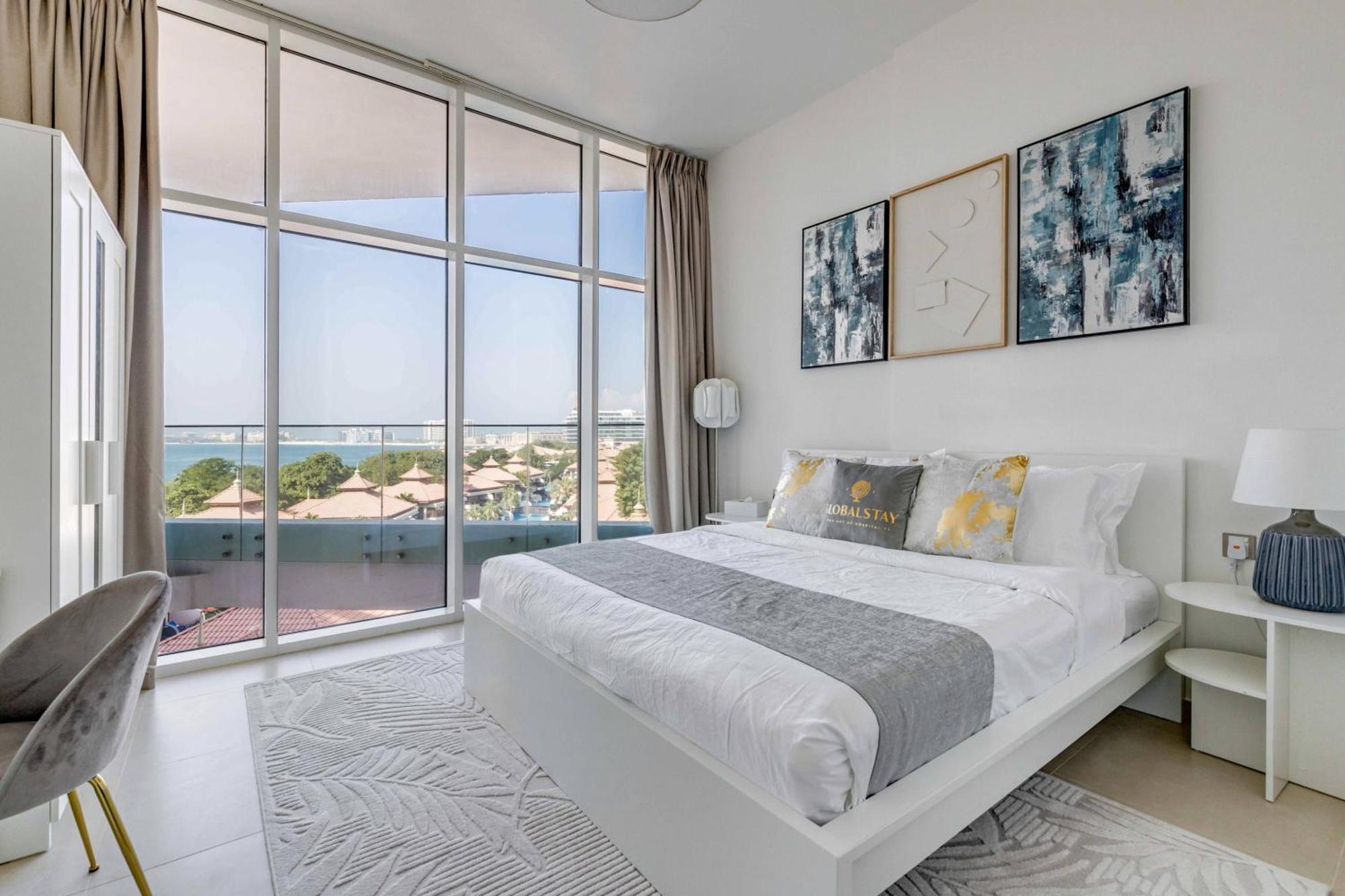 Luxury Azizi Mina Beachfront Dubai