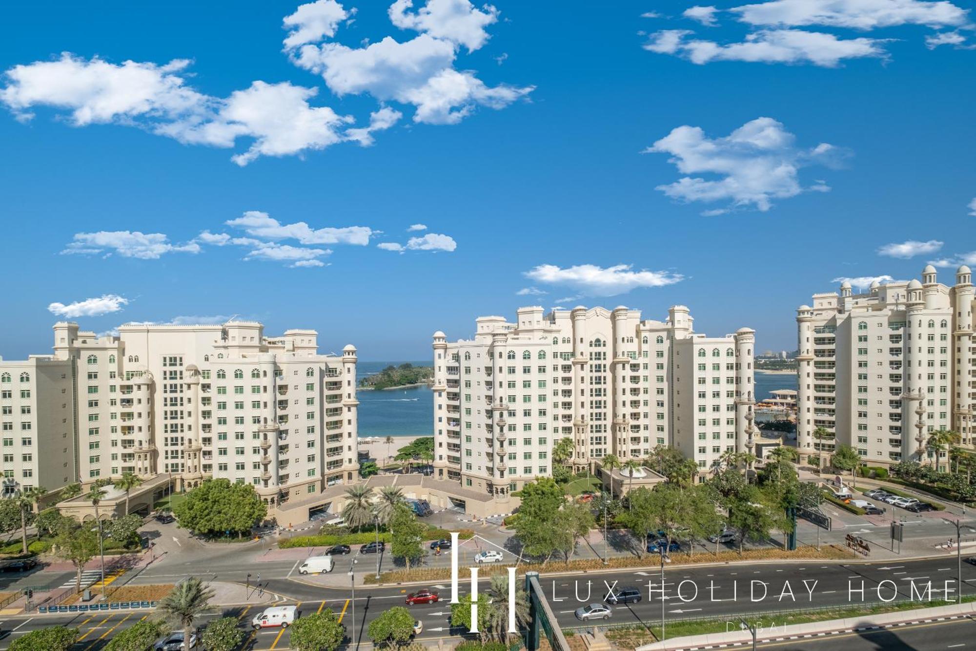Lux - The Shoreline Penthouse Apartemen