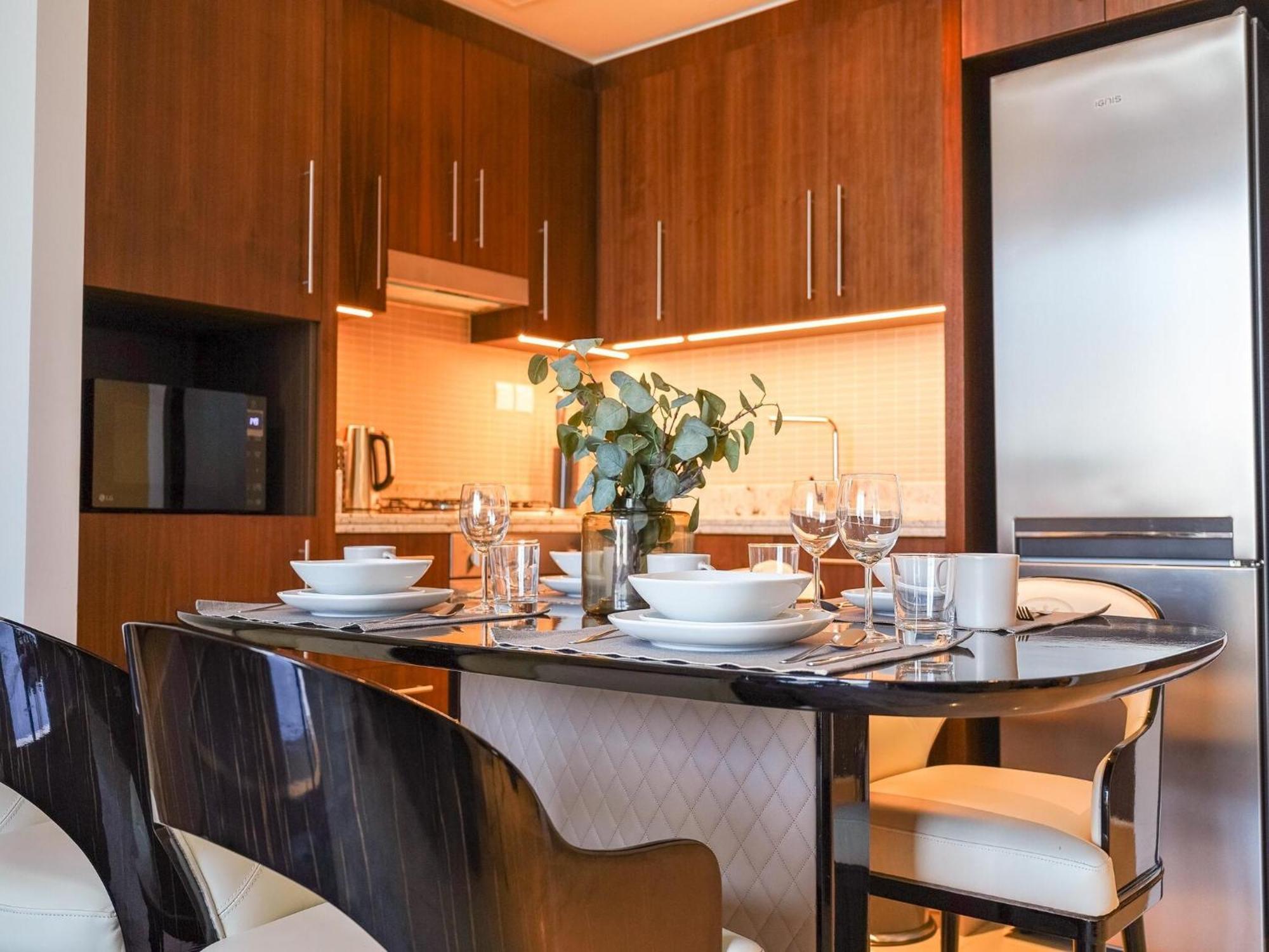 Luxurious Stylish Across Mall Burj Khalifa City Views Appartamento