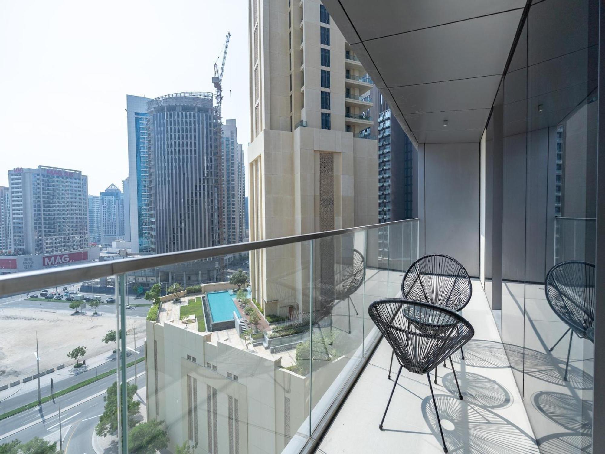 Luxurious Stylish Across Mall Burj Khalifa City Views Appartamento Dubai