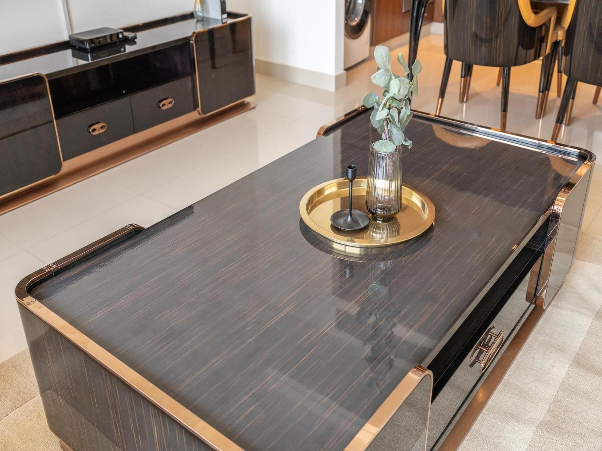 Appartamento Luxurious Stylish Across Mall Burj Khalifa City Views Dubai