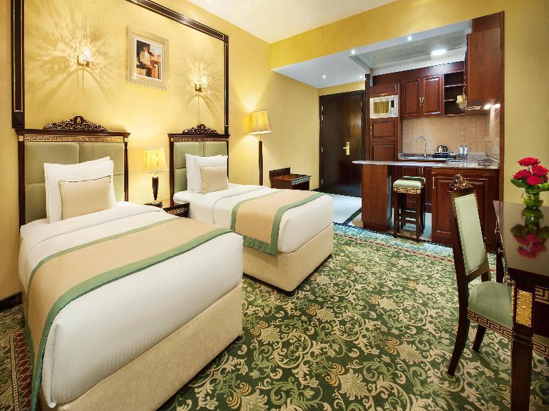 Hotell Golden Tulip Media 4*