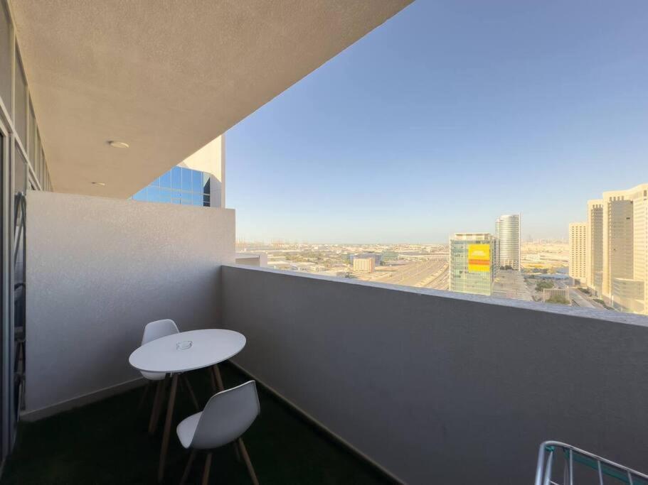Appartement Cozy In Azizi Aura -