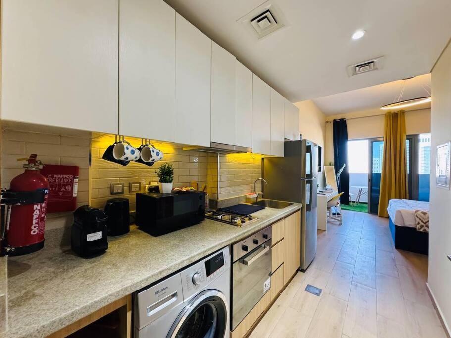 Cozy In Azizi Aura - Appartement Dubaï