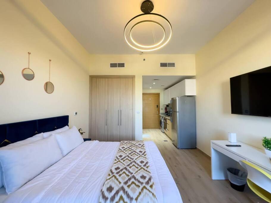 Appartement Cozy In Azizi Aura - *