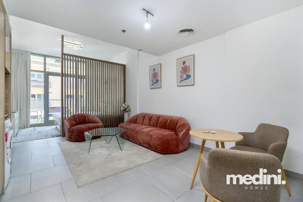 Appartement Large In Jvc -
