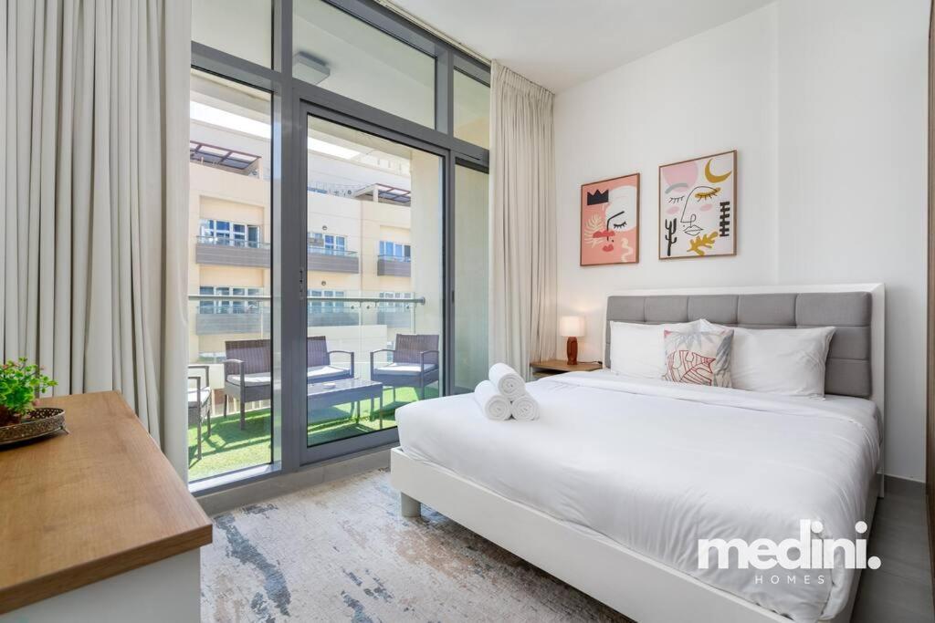 Large In Jvc - Appartement