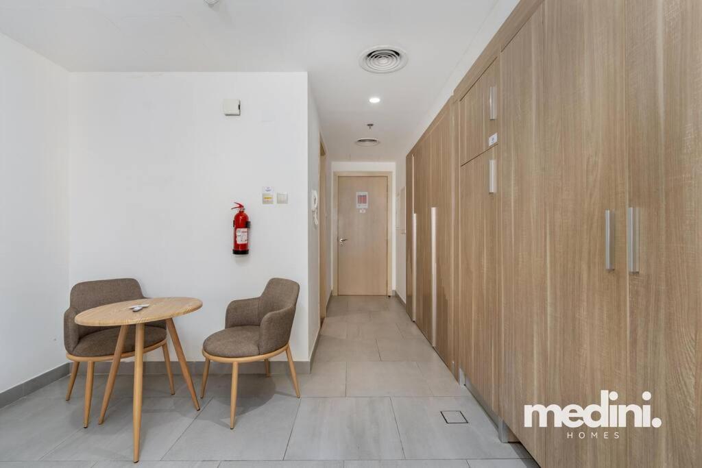 Large In Jvc - Appartement *
