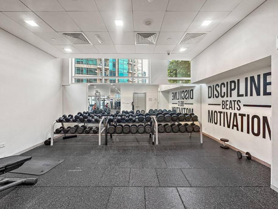 First Class 1br Modern Downtown Oasis * Dubai