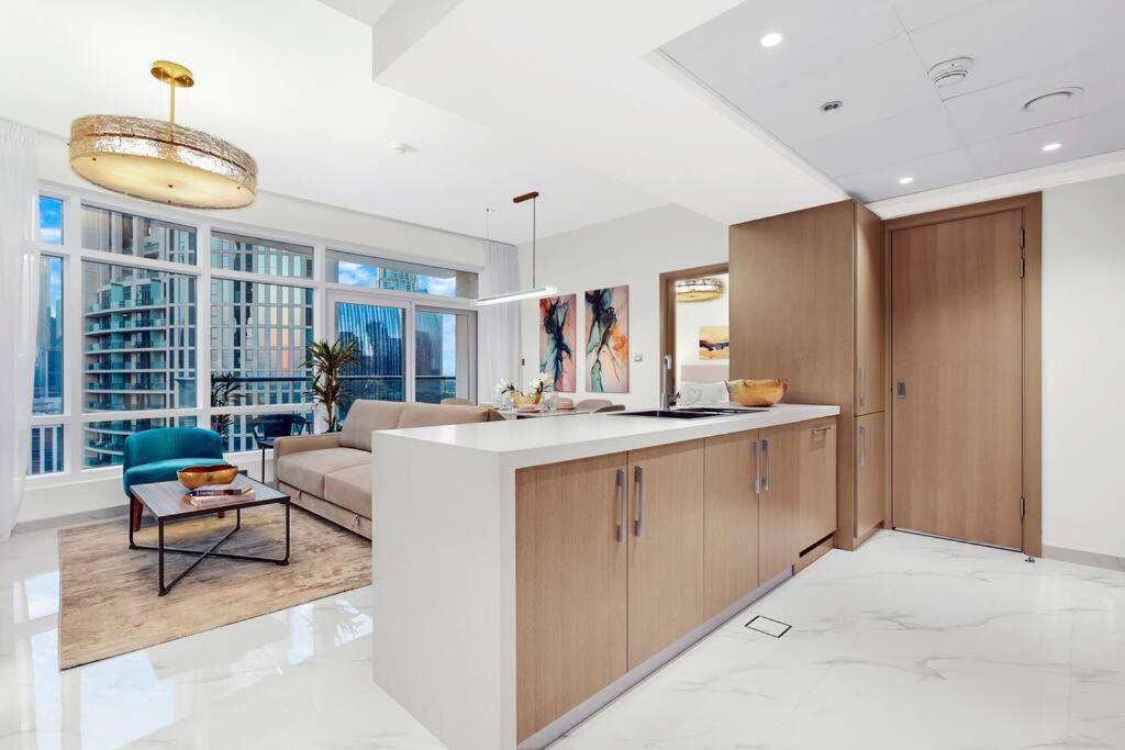 First Class 1br Modern Downtown Oasis Apartment *