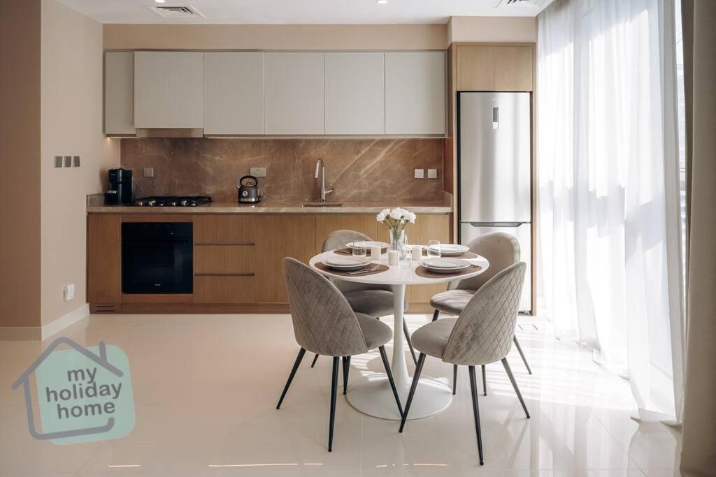 Beautiful 1br In Emaar Beachfront With Private Access Dubaï