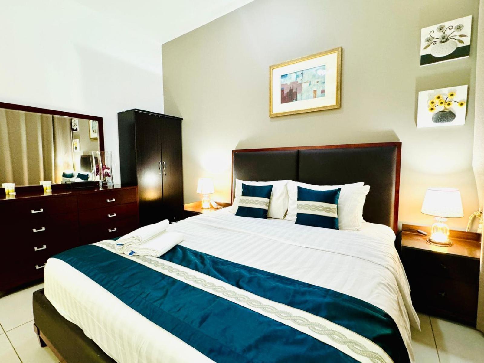 Private In 3 Bedroom Skynest Homes Marina Pinnacle Pensión Dubái