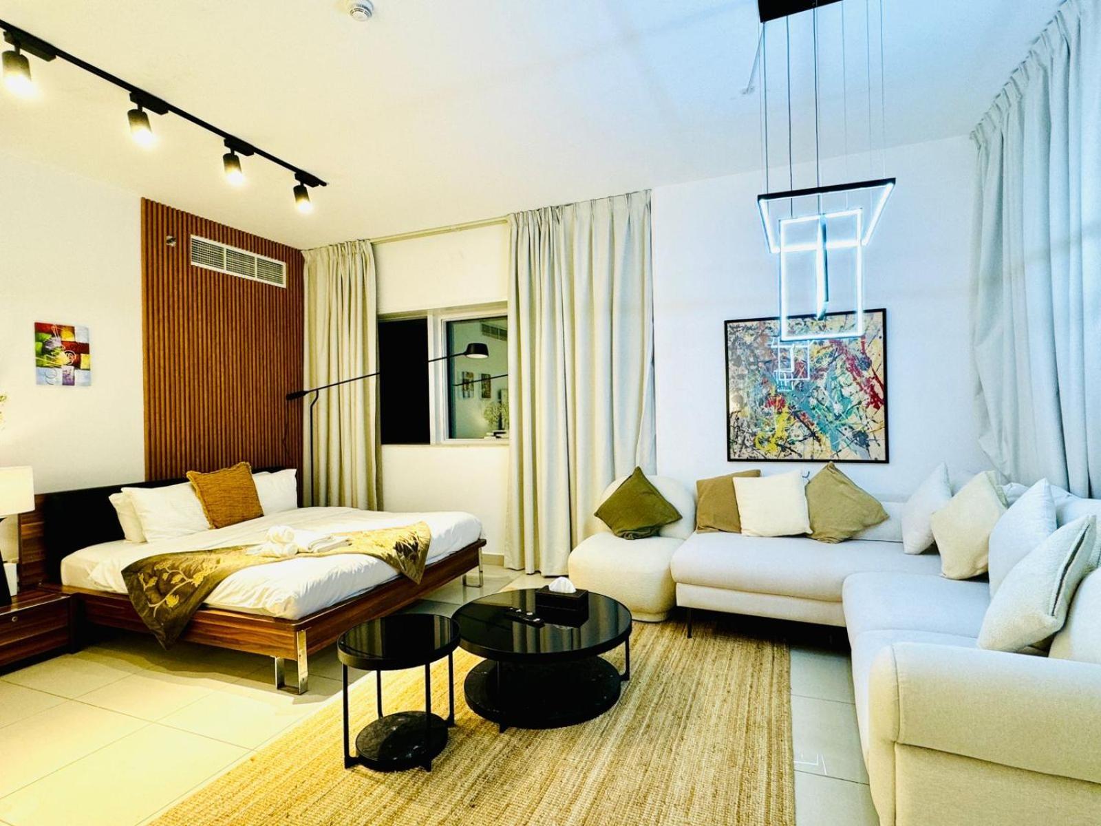 Entire Private Self Catered Marina Apartamento