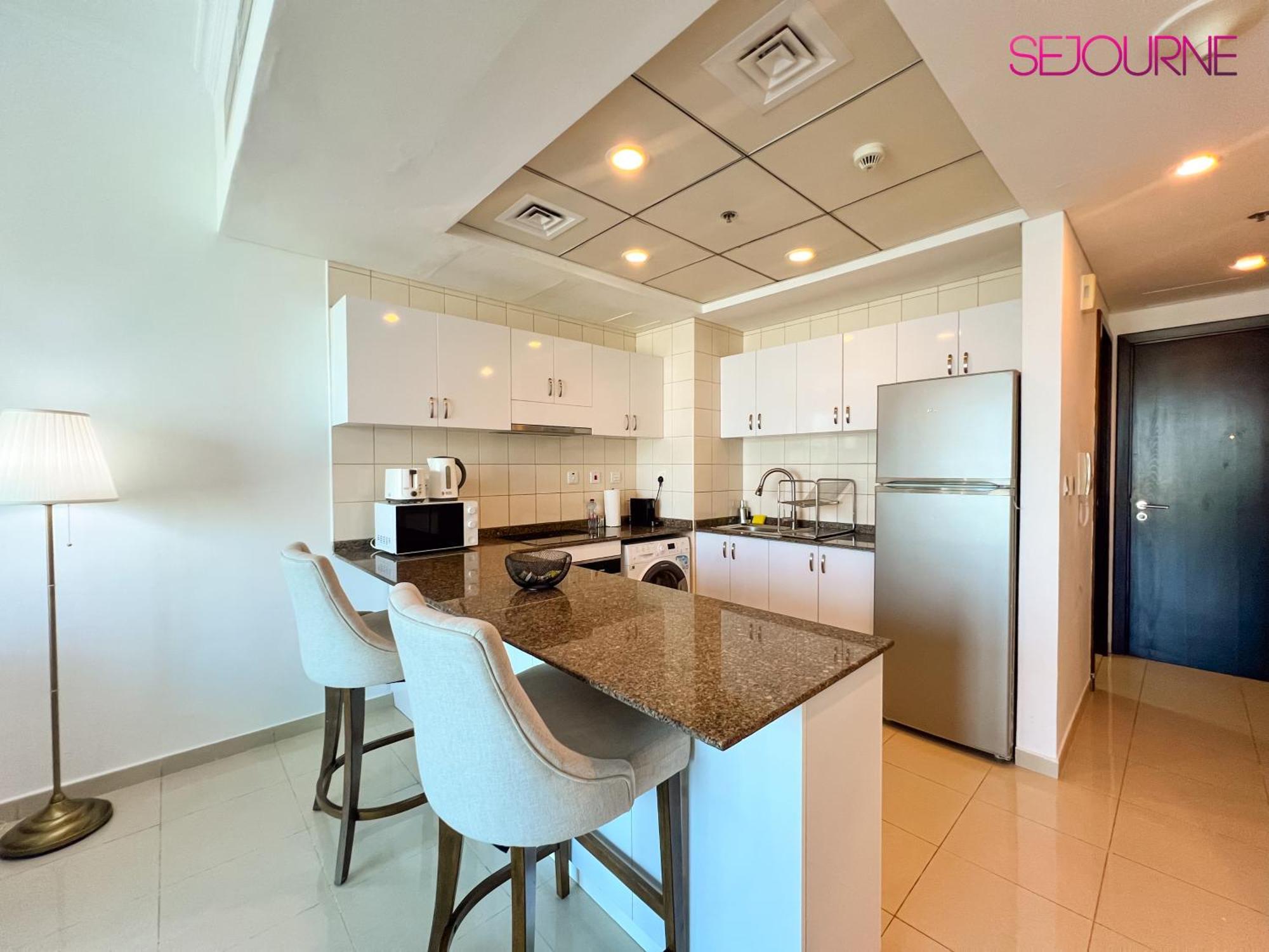 Bcl12 - Stunning 1br With Full Marina View In Bay Tower Dubaï