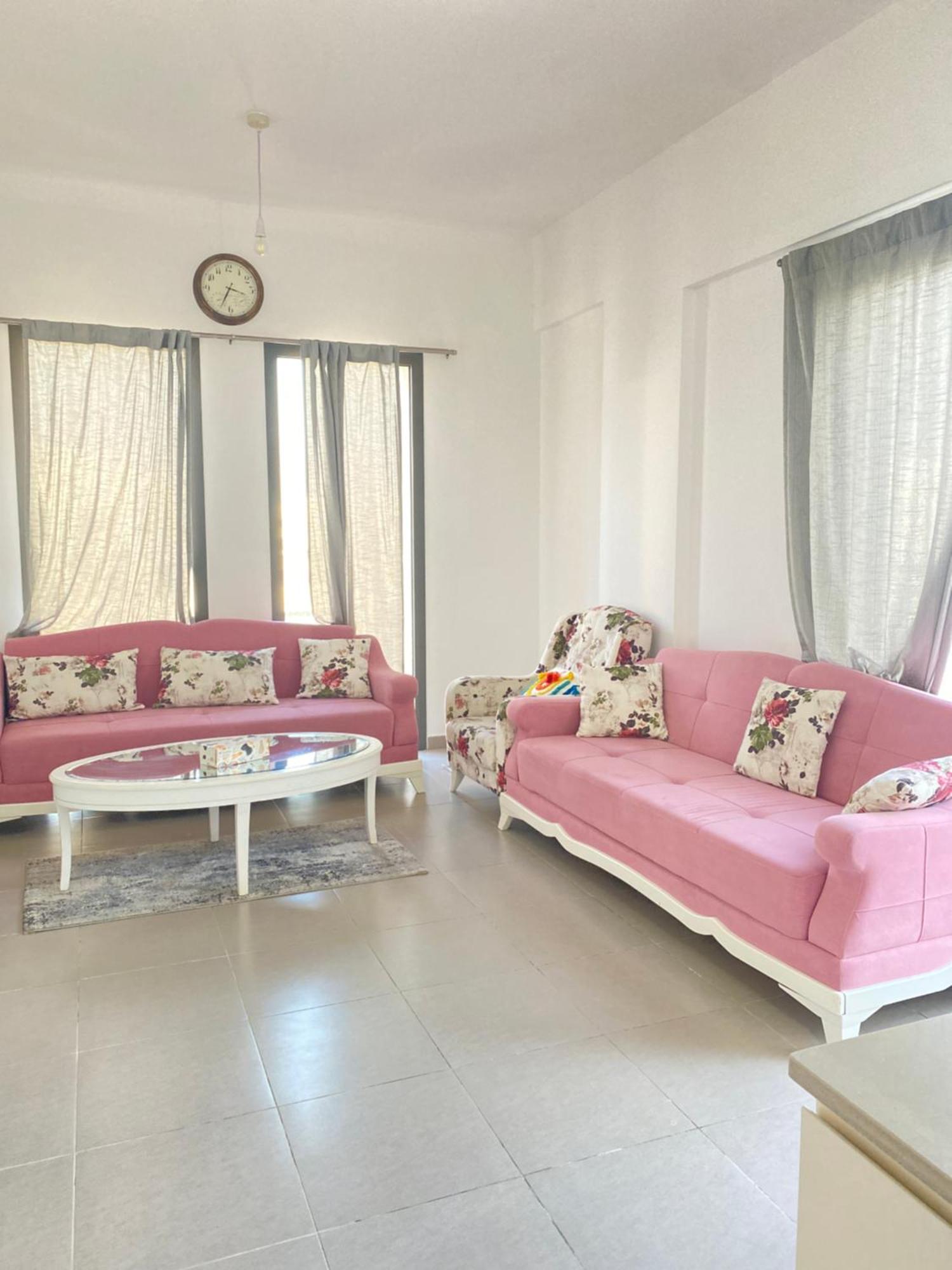 Appartement Lovely Calm 3br Easy Accessibility To With Huge Balcony And Pool View Town Square Dubaï