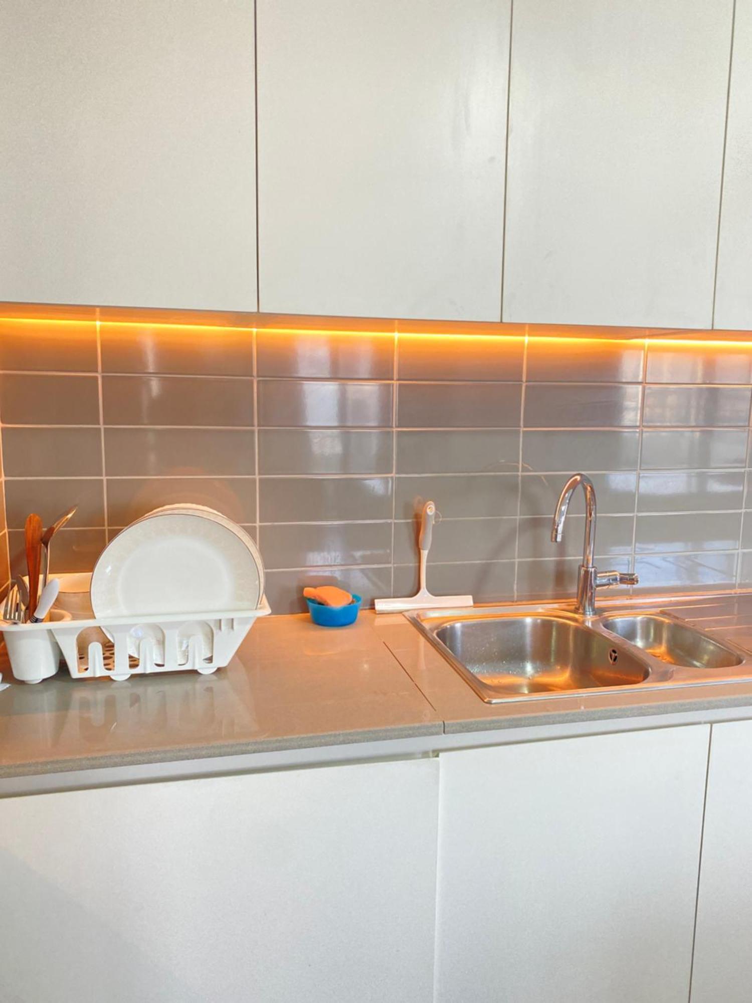 Lovely Calm 3br Easy Accessibility To With Huge Balcony And Pool View Town Square Appartement *