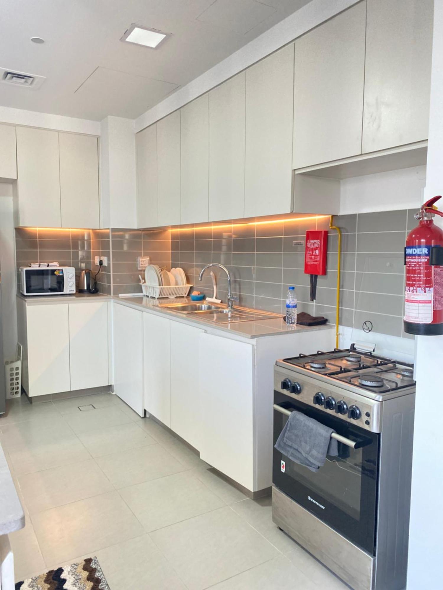 Lovely Calm 3br Easy Accessibility To With Huge Balcony And Pool View Town Square * Dubaï