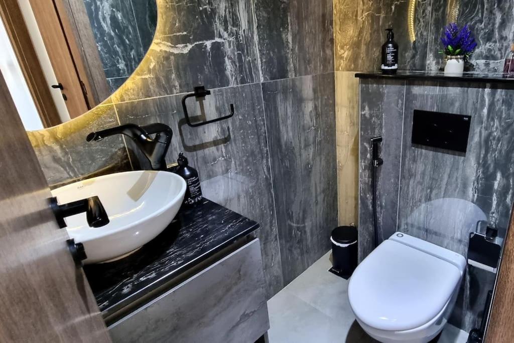 Elegant At Arjan Joya Blanca Appartement *