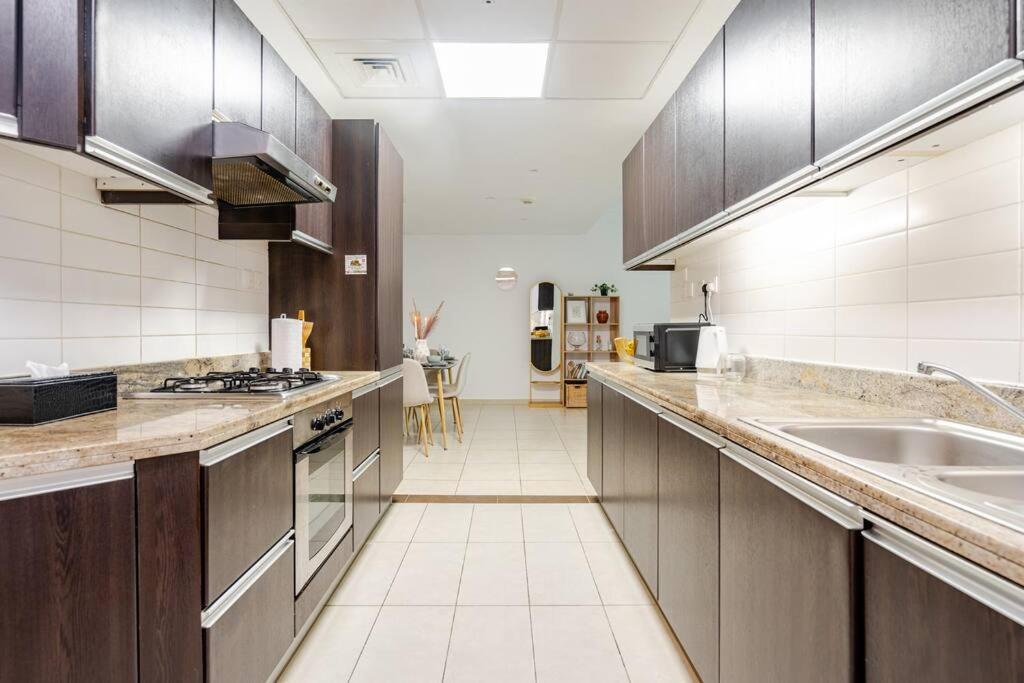 Elegant In Marina, Large 1br In Marina Heights Appartement