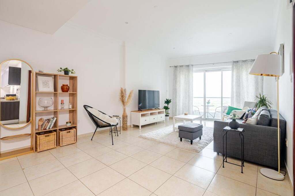 Appartement Elegant In Marina, Large 1br In Marina Heights
