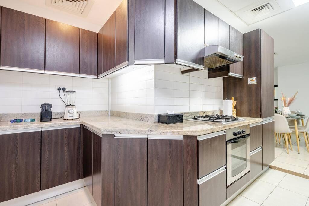 Elegant In Marina, Large 1br In Marina Heights Appartement Dubaï