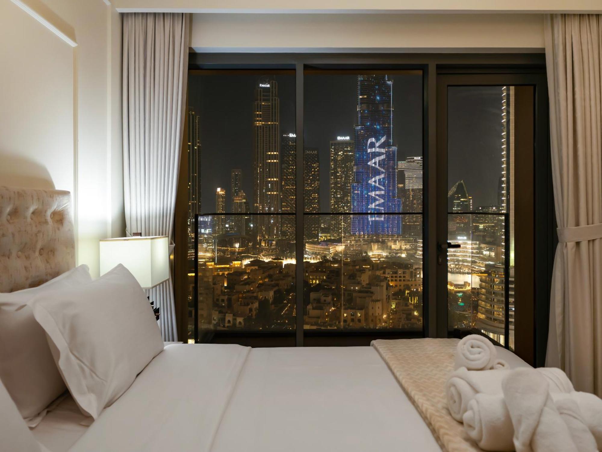 Burj Khalifa View Luxe 2br, 5 Mins Walk To Mall *
