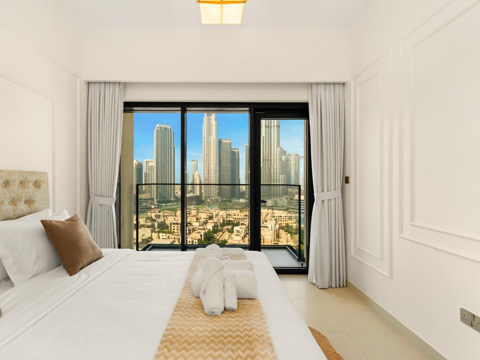 Burj Khalifa View Luxe 2br, 5 Mins Walk To Mall