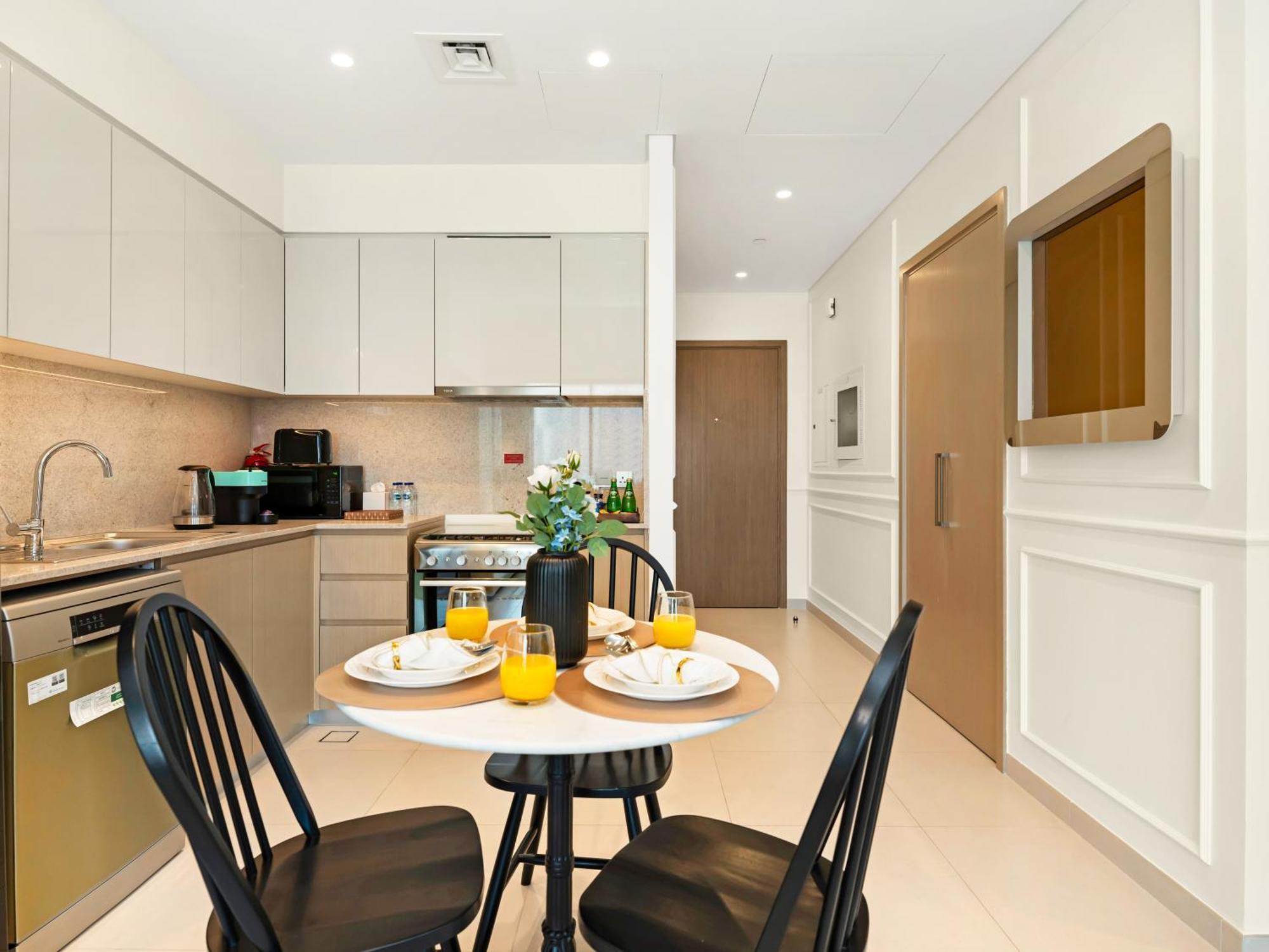 Burj Khalifa View Luxe 2br, 5 Mins Walk To Mall Appartement *