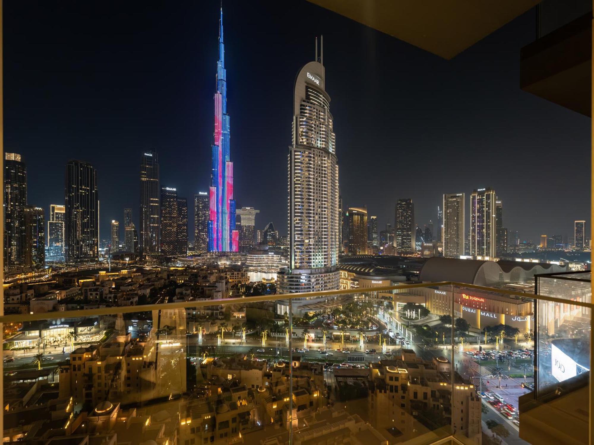 Burj Khalifa View Luxe 2br, 5 Mins Walk To Mall Appartement *