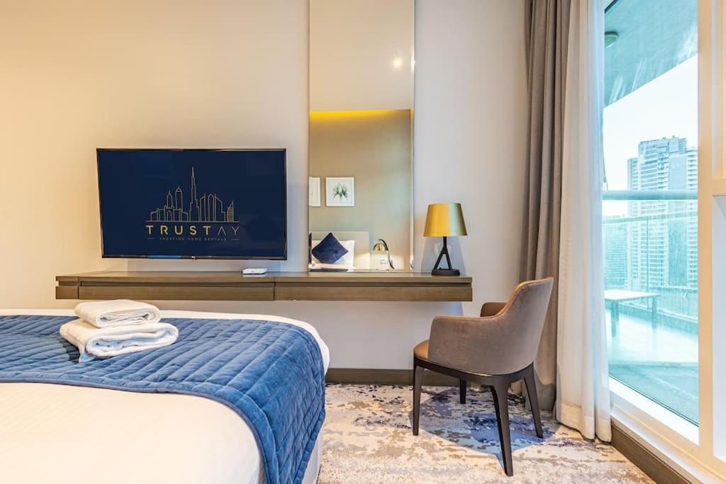 Spacious With Pool - Canal & Burj Views * Dubái